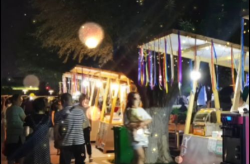 夜市偶遇小姐姐唱歌跳舞,小姐姐歌声舞姿点亮街头